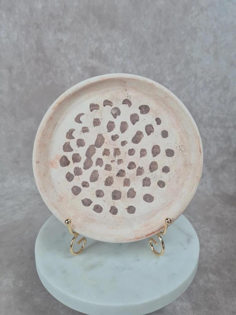 Assiette décorative ancienne en terre cuite à pois bruns 🪵🍂